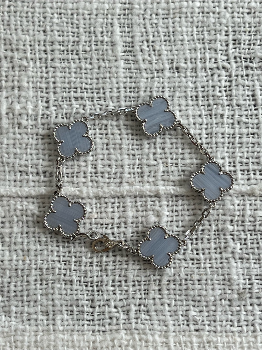 Clover Motif Women's Bracelet - Silver Finish